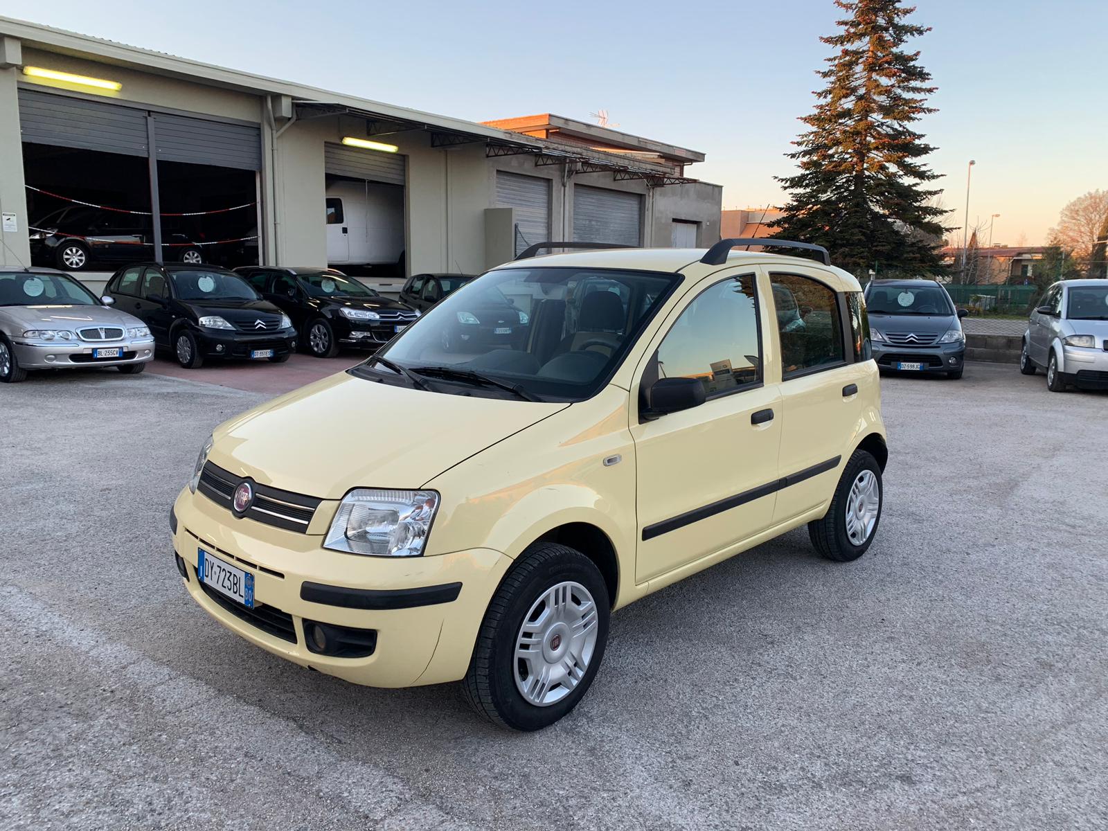 fiat panda metano gialla