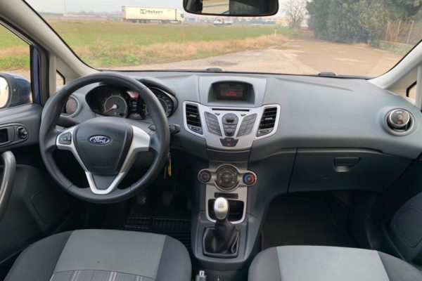 ford fiesta usata fano interni radio