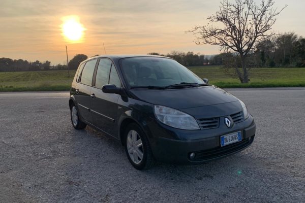 renault scenic fano