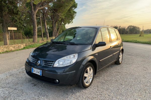 renault scenic usata