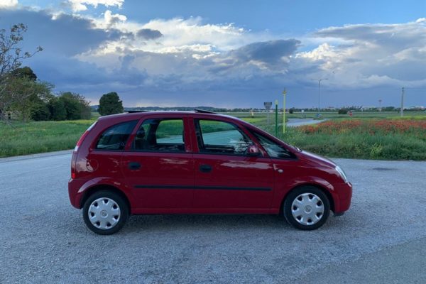 opel meriva rosso ferrari