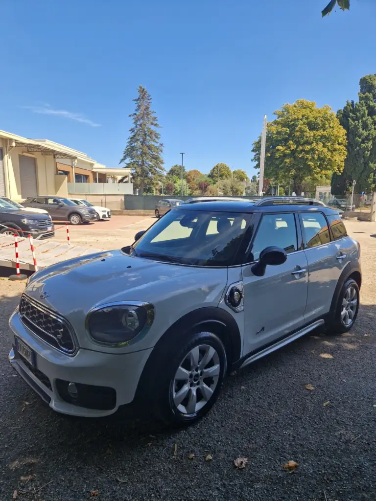 Mini Cooper Countryman 1.5 SE ALL4 Automatica — foto 1 di 11