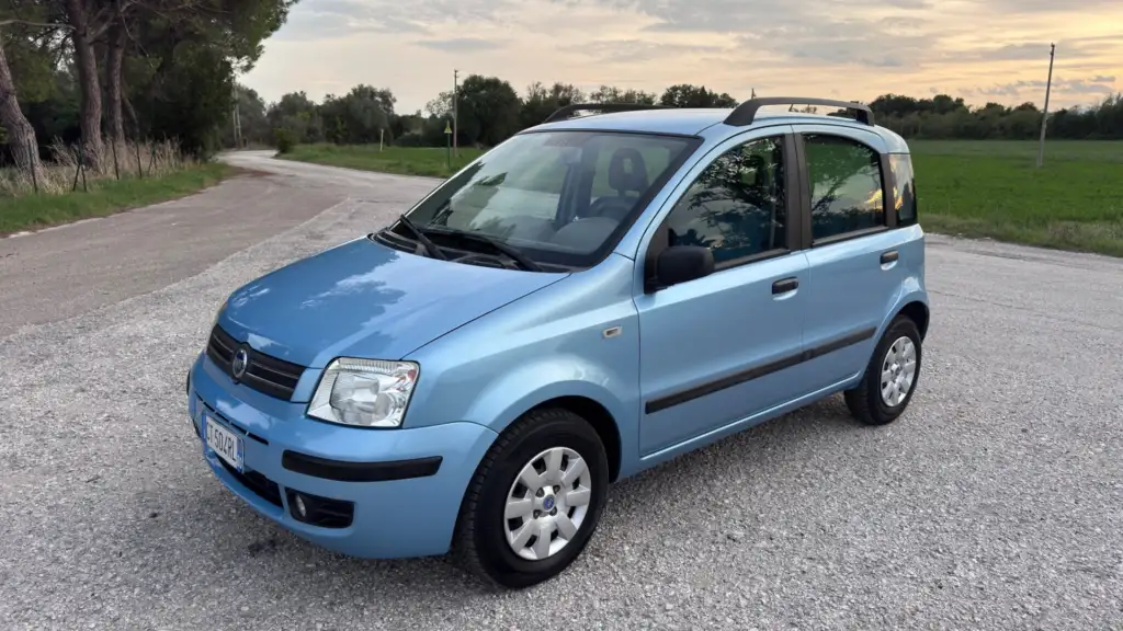 Fiat Panda 1.2 Emotion — foto 1 di 19