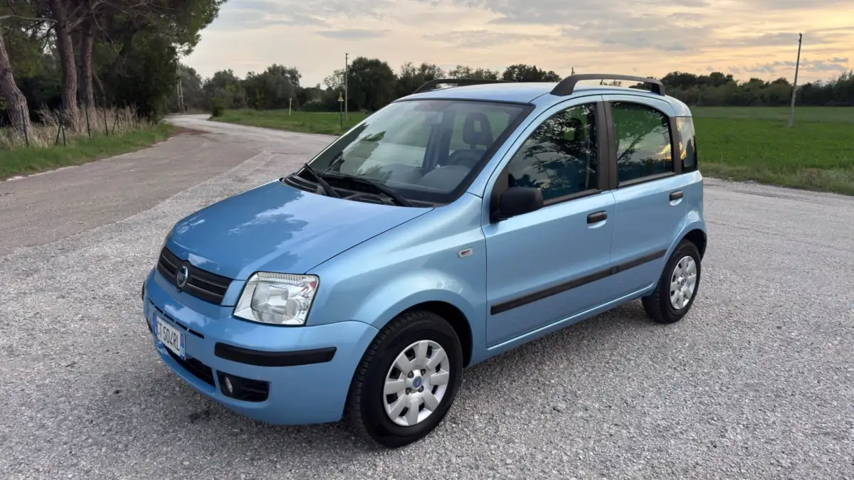 Fiat Panda 1.2 Emotion — foto 1 di 19