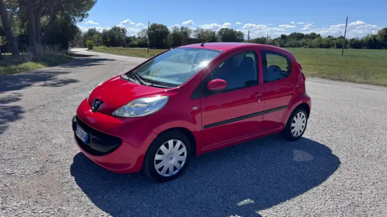 Peugeot 107 1.0 68CV 5p. Desir — foto 1 di 19