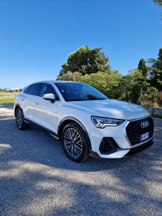 Audi Q3 35 SPORTBACK TDI S tronic — foto 1 di 29