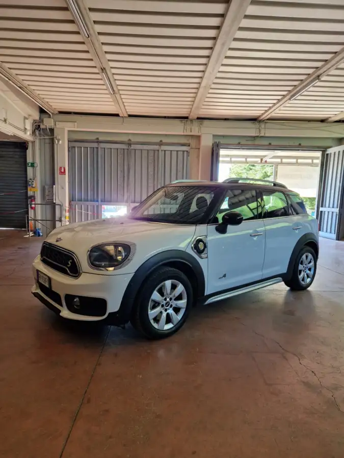 Mini Cooper Countryman 1.5 SE ALL4 Automatica — foto 1 di 15