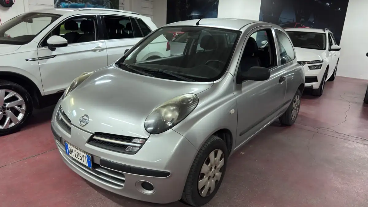 Nissan Micra 1.2 16V 3 porte Acenta — foto 1 di 10